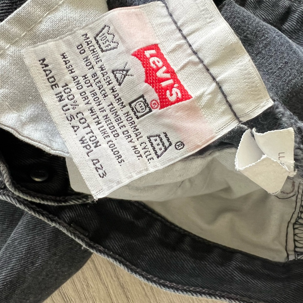 Black Made in the USA Vintage Levi 501’s - Picture 4 of 8